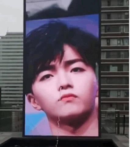 男明星网红搞笑,笑料百出！男明星网红的搞笑日常大揭秘