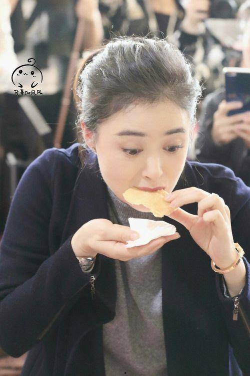 明星网红吃云南,探寻舌尖上的民族风情