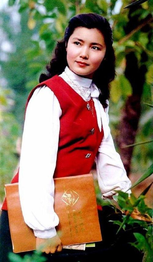 护士转行明星网红,护士转行成为明星网红的华丽蜕变