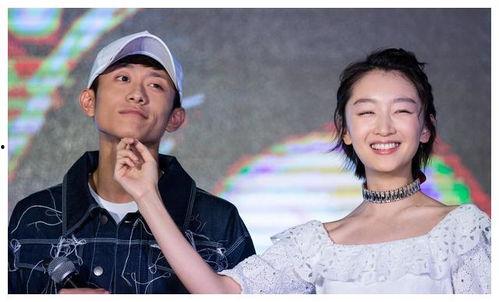 在娱乐圈吃瓜看戏,吃瓜看戏，揭秘明星幕后故事