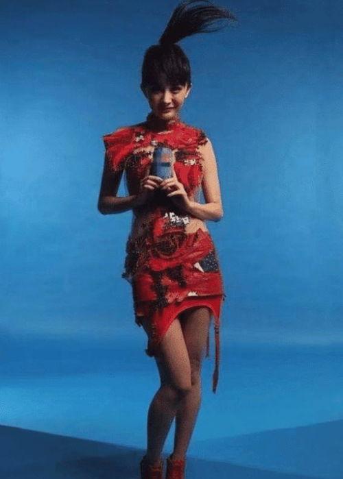 杨幂吃瓜黑料是真的吗,杨幂吃瓜黑料真相揭秘